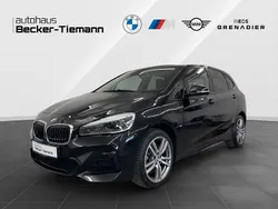 Saphirschwarz Gebraucht 2020 BMW 225 iPerformance Kombi | 22.888 € (Teuer)