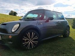 Grau Gebraucht 2004 Mini Cooper S Kleinwagen | 3.250 € (Etwas zu teuer)