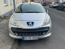 Silber Gebraucht 2008 Peugeot 207 CC Premium Cabrio | 2.999 € (Fairer Preis)
