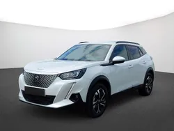 Weiss perlmutt Gebraucht 2021 Peugeot e-2008 SUV | 18.890 € (Fairer Preis)