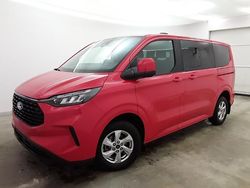 Rot Gebraucht 2025 Ford Tourneo Titanium Van / Kleinbus | 40.888 €