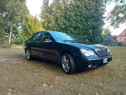 Schwarz Gebraucht 2003 Mercedes C200 Limousine | 4.700 € (Teuer)