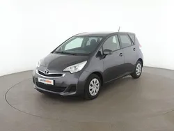 Grau Gebraucht 2015 Toyota Verso-S Life Van / Kleinbus | 12.560 €