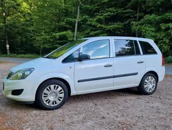 Weiß Gebraucht 2009 Opel Zafira Van / Kleinbus | 3.200 € (Fairer Preis)
