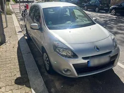 Silber Gebraucht 2009 Renault Clio II Expression Kleinwagen | 2.400 € (Fairer Preis)