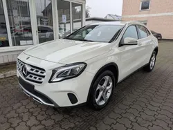 Weiß Gebraucht 2017 Mercedes GLA200 Style SUV | 20.800 € (Fairer Preis)
