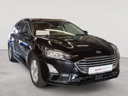 Obsidianschwarz metallic Gebraucht 2020 Ford Focus Cool & Connect Kombi | 15.290 € (Guter Preis)