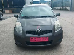 Grau Gebraucht 2011 Toyota Yaris Kleinwagen | 3.400 € (Fairer Preis)