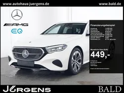 Weiss polarweiss Gebraucht 2024 Mercedes E300 Avantgarde Kombi | 47.090 € (Superpreis)