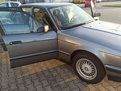 Grau Gebraucht 1992 BMW 518 Limousine | 9.900 €