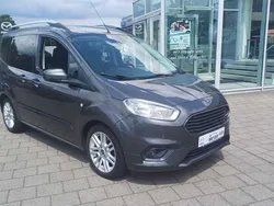 Magneticgraumetallic Gebraucht 2019 Ford Tourneo Courier Titanium Van / Kleinbus | 13.490 € (Fairer Preis)