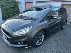 Grau Gebraucht 2018 Ford S-MAX ST-Line Van / Kleinbus | 16.900 € (Guter Preis)
