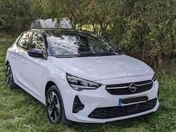 Arktisweiß Gebraucht 2023 Opel Corsa-e GS Line Kleinwagen | 19.997 € (Etwas zu teuer)