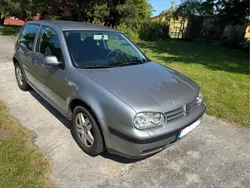 Grau Gebraucht 2002 VW Golf IV Kleinwagen | 600 € (Fairer Preis)