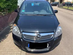 Schwarz Gebraucht 2014 Opel Zafira Family Van / Kleinbus | 4.200 € (Guter Preis)