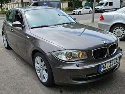 Grau Gebraucht 2009 BMW 118 Kleinwagen | 4.200 € (Fairer Preis)