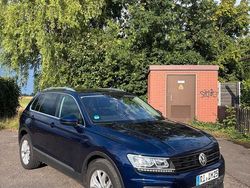 Blau Gebraucht 2017 VW Tiguan Highline SUV | 17.490 € (Etwas zu teuer)