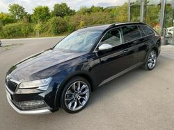 Crystalschwarz metallic (metallic) Gebraucht 2020 Skoda Superb Scout 4x4 Kombi | 37.980 €
