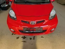 Rot Gebraucht 2010 Toyota Aygo Kleinwagen | 2.500 € (Guter Preis)