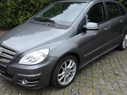Grau Gebraucht 2010 Mercedes B180 Van / Kleinbus | 4.000 € (Superpreis)