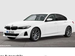 Weiß Gebraucht 2023 BMW 318 Sport Line Limousine | 32.490 € (Fairer Preis)