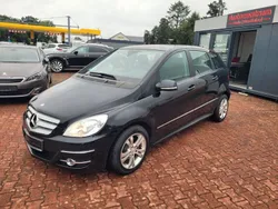 Schwarz Gebraucht 2011 Mercedes B180 Van / Kleinbus | 5.990 € (Fairer Preis)