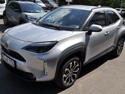 Shimmering silver metallic Gebraucht 2024 Toyota Yaris Hybrid Plus | 29.500 € (Etwas zu teuer)