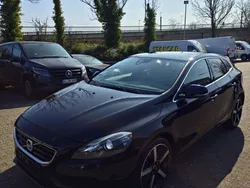 Schwarz Gebraucht 2012 Volvo V40 Momentum Kombi | 9.900 € (Fairer Preis)