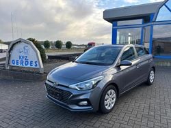 Grau Gebraucht 2019 Hyundai i20 Active Limousine | 8.900 € (Guter Preis)