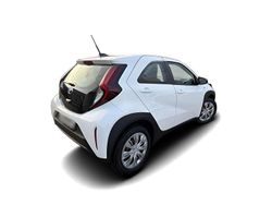 Weiss Gebraucht 2024 Toyota Aygo Business Edition Kleinwagen | 23.620 €