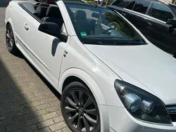 Weiß Gebraucht 2010 Opel Astra Cabriolet Cabrio | 4.990 € (Teuer)