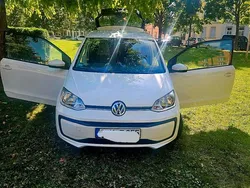Weiß Gebraucht 2017 VW up! Kleinwagen | 5.350 €