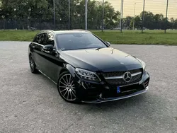 Schwarz Gebraucht 2020 Mercedes C220 AMG Kombi | 30.690 € (Fairer Preis)
