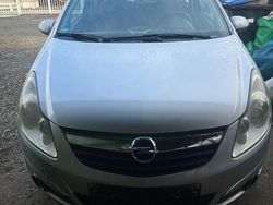Silber Gebraucht 2008 Opel Corsa Kleinwagen | 1.050 €