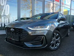 Grau Gebraucht 2024 Ford Focus ST-Line X Limousine | 26.950 € (Fairer Preis)