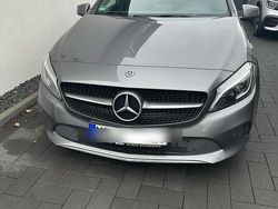 Grau Gebraucht 2017 Mercedes A200 Limousine | 15.950 € (Fairer Preis)