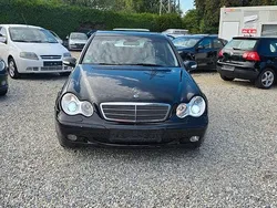 Schwarz Gebraucht 2004 Mercedes C200 Classic Limousine | 1.300 € (Superpreis)