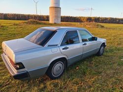 Silber Gebraucht 1992 Mercedes 190 Limousine | 4.000 €