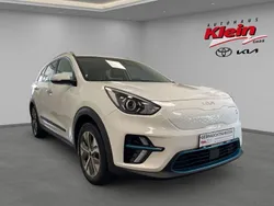 Weiß Gebraucht 2022 Kia e-Niro 2 SUV | 23.960 € (Guter Preis)