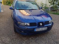 Blau Gebraucht 2005 Seat Leon Limousine | 700 € (Superpreis)