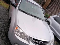 Silber Gebraucht 2006 Kia Cerato Limousine | 1.800 €