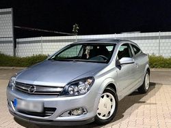 Silber Gebraucht 2005 Opel Astra GTC Kleinwagen | 2.100 € (Teuer)