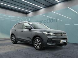 Grau Gebraucht 2024 VW Tiguan Design SUV | 38.050 € (Fairer Preis)