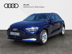 Navarrablau metallic Neu 2025 Audi A3 Sportback Advanced Limousine | 42.955 € (Teuer)