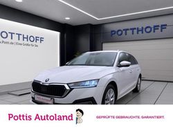 Weiss Gebraucht 2023 Skoda Octavia Style Kombi | 23.997 € (Fairer Preis)
