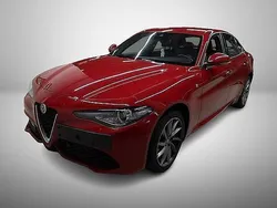 Rot Gebraucht 2022 Alfa Romeo Giulia Ti Limousine | 26.195 € (Superpreis)