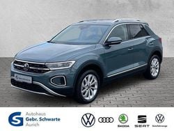 Blau Gebraucht 2024 VW T-Roc Style SUV | 27.390 € (Guter Preis)