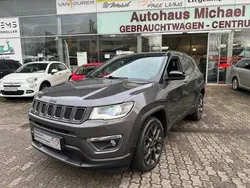 Grau Gebraucht 2020 Jeep Compass SUV | 23.990 € (Fairer Preis)