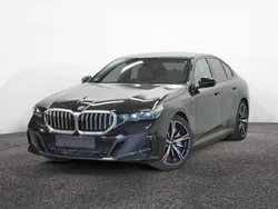Black sapphire Gebraucht 2024 BMW 550e M Sport Limousine | 78.950 € (Guter Preis)