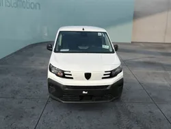 Weiß Gebraucht 2024 Peugeot Partner Premium Van / Kleinbus | 21.740 € (Etwas zu teuer)